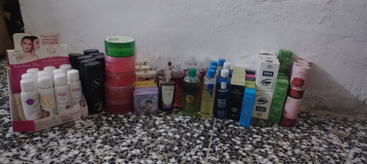 سلام عليكم تصفيه محل للبيع اكو أعداد هواي صورت ع الي أكدر عليهن اكو منزلي واكو كوزمتك تفاصيل خاص ***********
