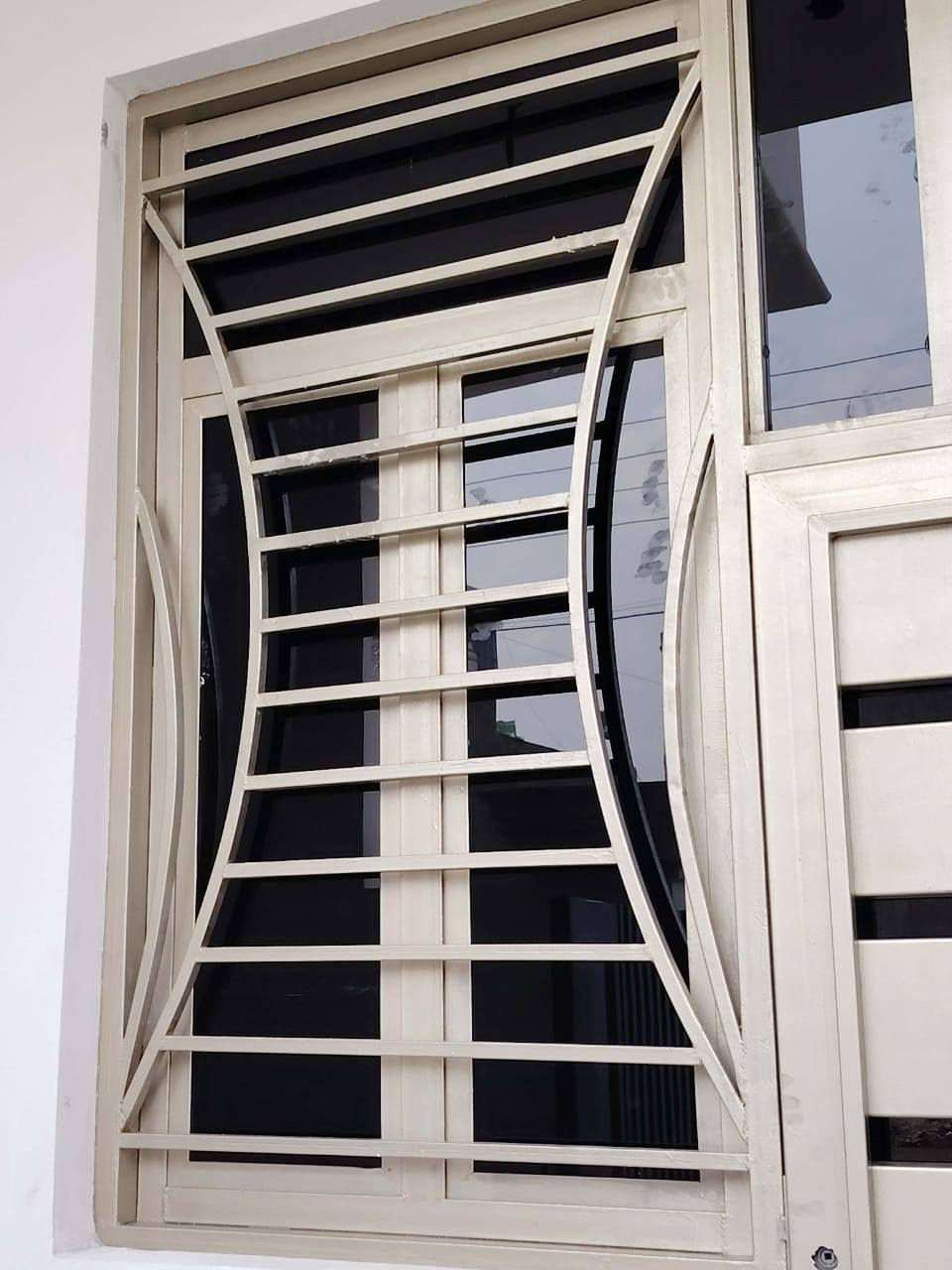 سلام عليكم صبغ شبابيك وشد جام بغداد واطراف بغداد تصال على رقم ***********
