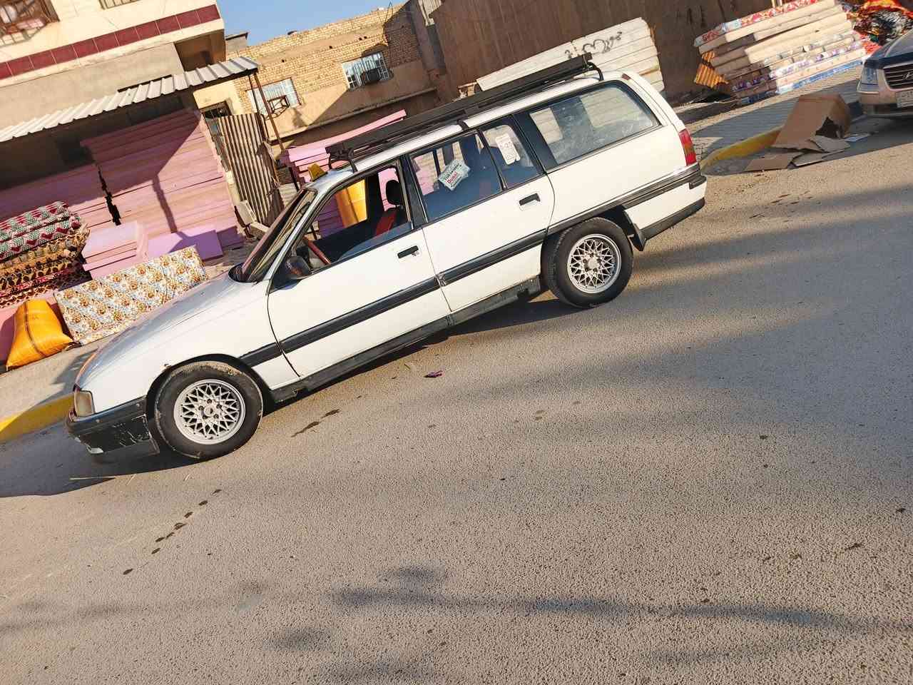 السلام عليكم للبيع اوبل اوميكا ٩٢سنويه باسمي تحويل مباشر رقم انكليزي شواصي بلاد كهربائيات
 ار فيو بلاد صافيه
 محرك ٢٠٠٠يبخر لا دخان ولا صوت ناعمه ترايك وين مايعجبج شلعه ومشي سعر ٢٥ قفل مكاني بغداد أبي غريب النصر والسلام ***********
