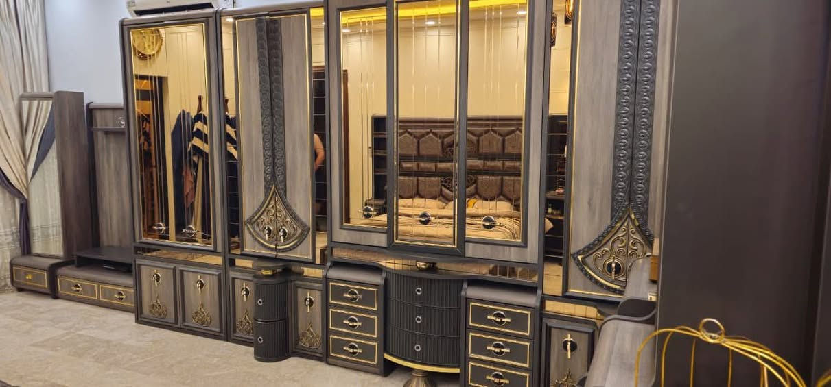 نضيفه كدامهم ماخذها ب20 ورقه الله شاهد
11 قطعه ضخمه 
مكانها بغداد السيديه 

قفلها مليون و900

***********
