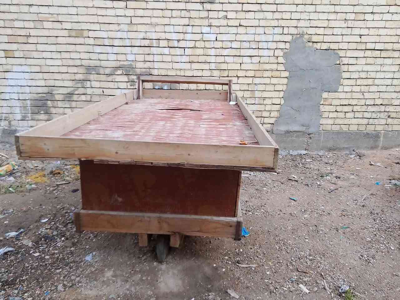 عربانه للبيع طابقين معه ملابس باله السعره 60 الف
التواصل واتساب ***********
