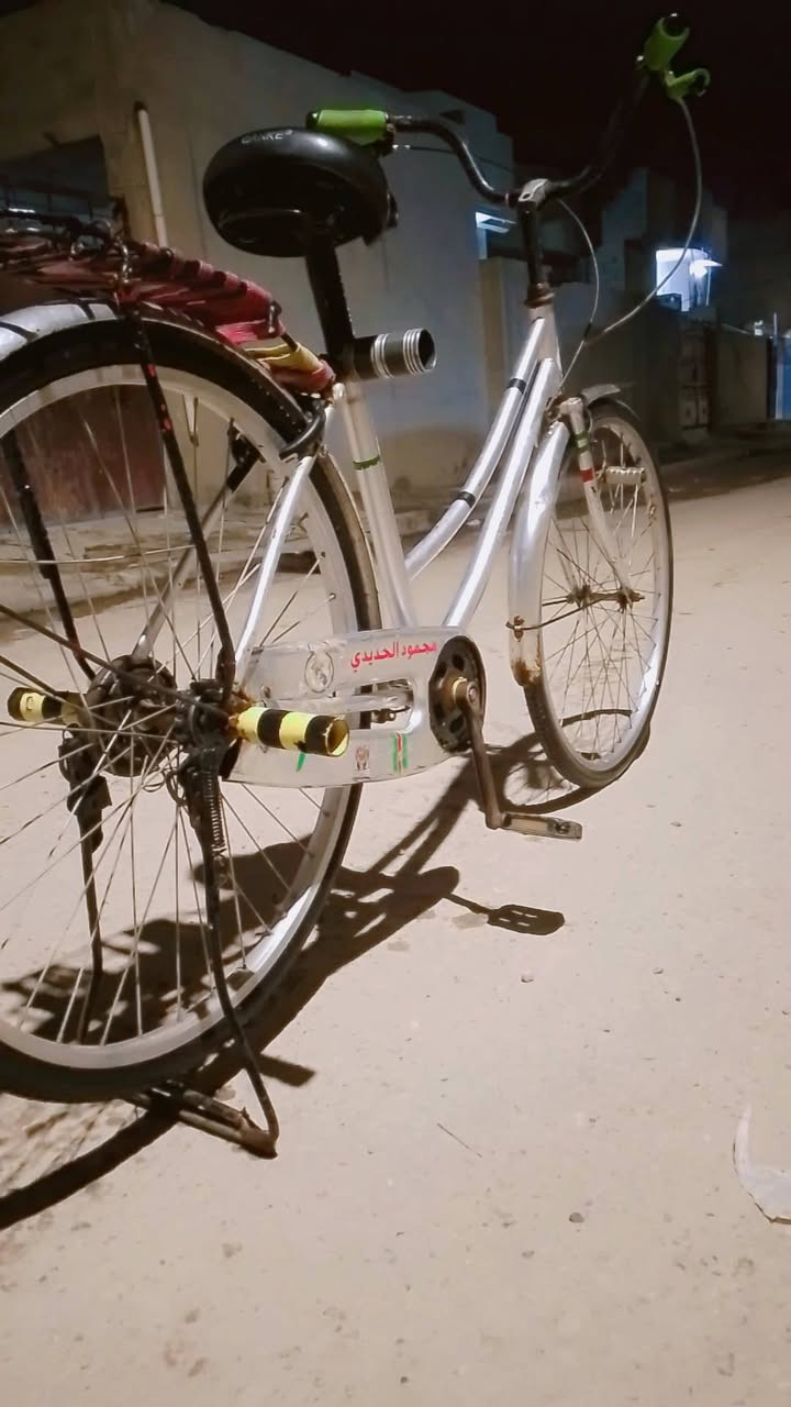 سلام عليكم
بايسكل للبيع نضيف حيل ومايعوزه اي شيء 
حجم 26 
السعر 60بيه مجال حك جيتك 
العنوان حي الانتصار قرب الكرم مول 
الرقم ***********
