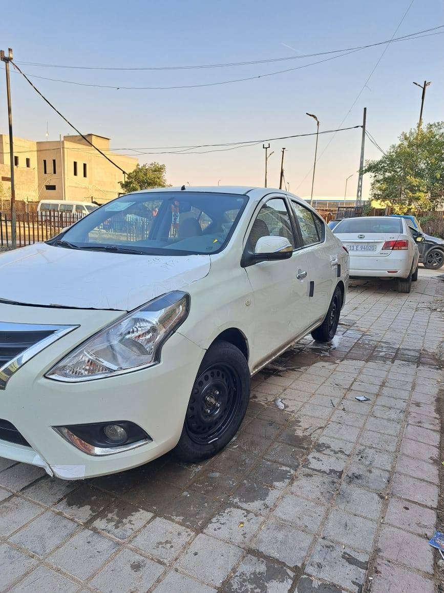 سلام عليكم نيسان سني هندي بيه اربع قطع موديل ٢٠١٤ سعره نهايته ٨٠ قفل  ***********
