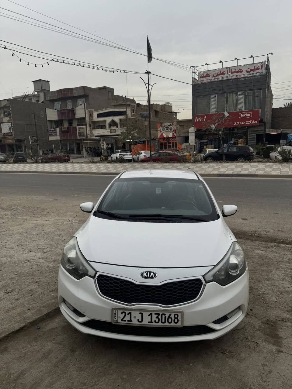 السلام عليكم
للبيع سيراتو خليجي ٢٠١٣ 
سياره بيه قطعتين صبغ 
بدون دواخل 
بدون يرباك 
موصفات عاديه 
محرك ١٦٠٠ 
ماشيه ١٥٠ كيلو 
شاشه 
كامره خلفيه 
حساسات خلفيه داوخل لونين 
فول تحكمات استرين 
تبريد ثلج 
رقم شمال تحويل ثاني يوم 
السعر ١١٠ وبيه مجال بسيط 
***********
مكاني بغداد حي الجهاد حي الحسين
