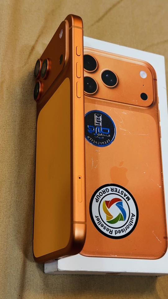 السلام عليكم 

17 برو ماكس 256 ماسترررررر
شرق اوسط شريحة 
بطاريته 100 نظافته 100 مشحون 50 مره مستخدم شهرين ملحقاته كامله سعره 2200 ألف مكاني بغداد *********** واتس
