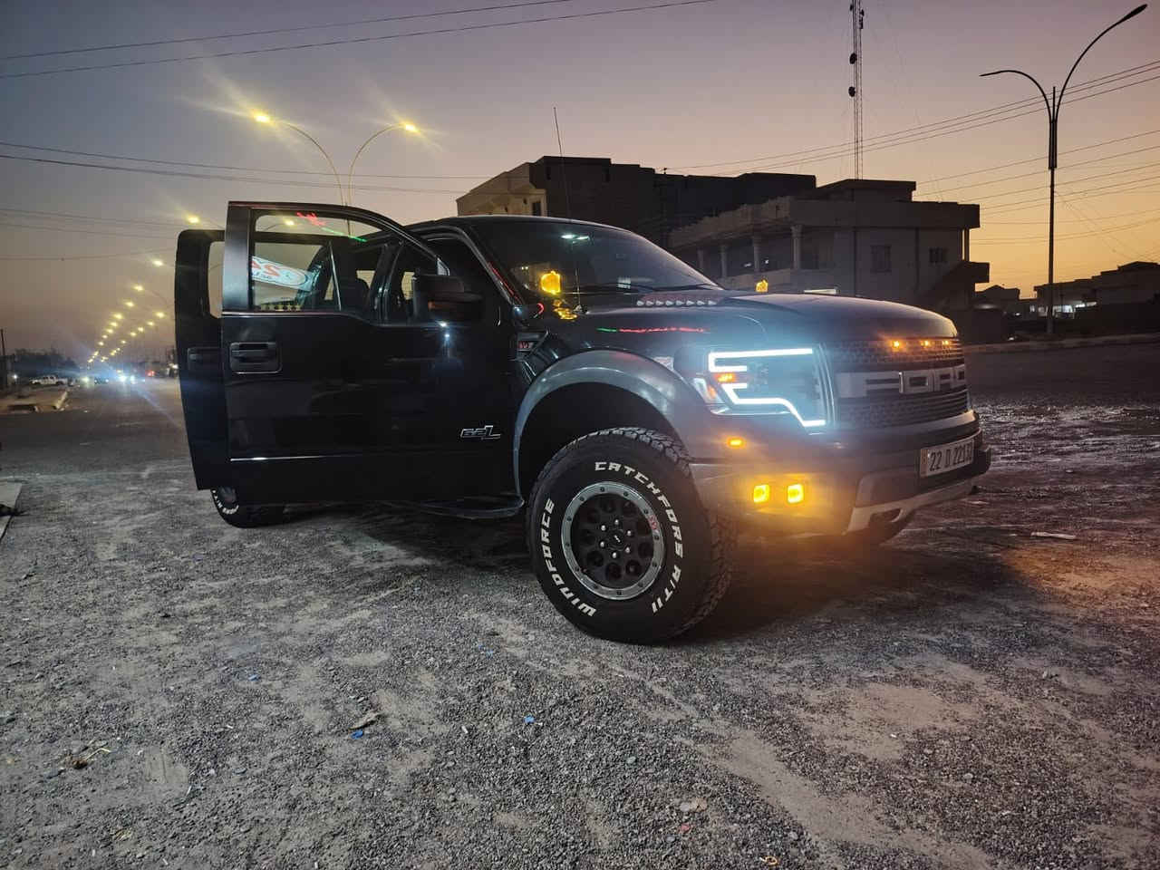 السلام عليكم ورحمة الله وبركاتة
فورد F-150 رابتر
فول مواصفات SVT
الموديل:• 2014
المسافة المقطوعة :• 186 الف ميل
المحرك :•6.2 بحالة الوكالة
كير:• جيد جداً
حدادية تايرات :•‎%‎90
بلاجكتور رابتر بلادي:•
منظومة غاز
صبغ جاملغ وربع بنيد فقط
مكاني:• صلاح الدين العلم
للأستفسار اكثر:• ***********

