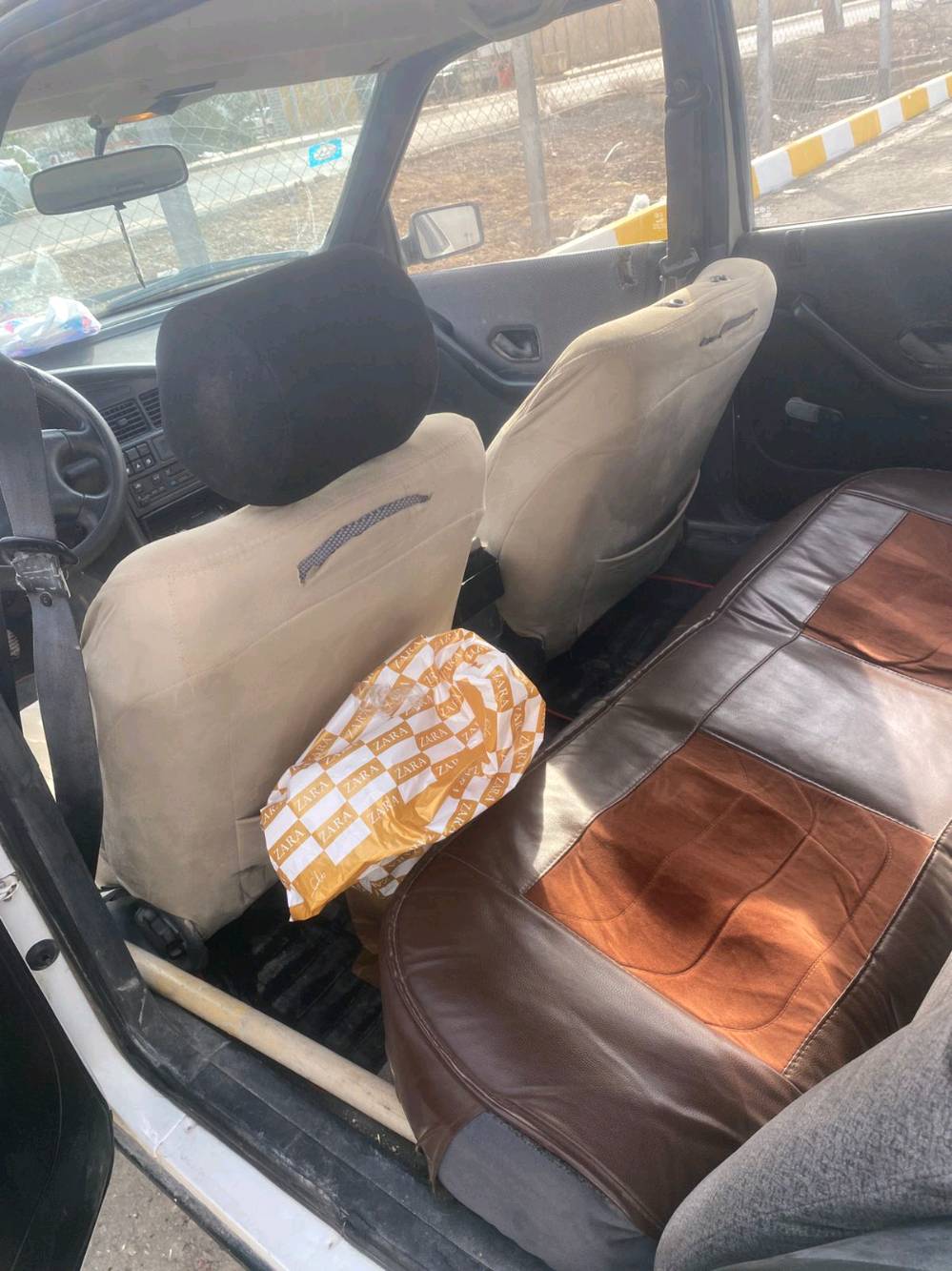 عنوان تكريت 
بيجو  405 فرنسي اصلي
سياره كامله ماناقصها شي كير مكينه شرط