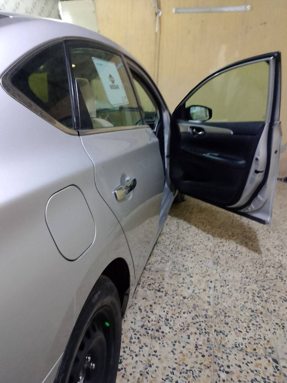 السلام عليكم                                                               نـيسان سنتـرا للـبيع 2018
امريكي حادث بنيد فقط 
السياره نضيفه ومامتعوبه
كفاله مكينه حدادية 
تخم تاير جديد 
منضومة زنون 
لد LED متغير
شاشة تحكم ستيرن 
دوشمة جديدة 
الرقم ناصرية تحويل ثاني يوم باسمك 
السعـر ( 110 ) وبيها مجال للشراي🤍
رقم الهاتف : ***********
