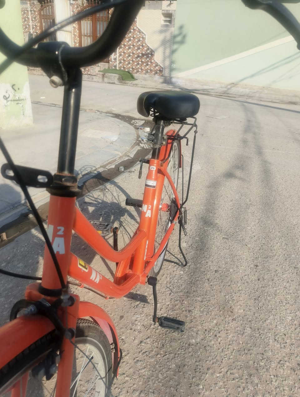 متوفر بايسكل للبيع حجم 26 سعر م100 وبي مجال للشراي مكان نجف حي المهندسين للتواصل ***********
