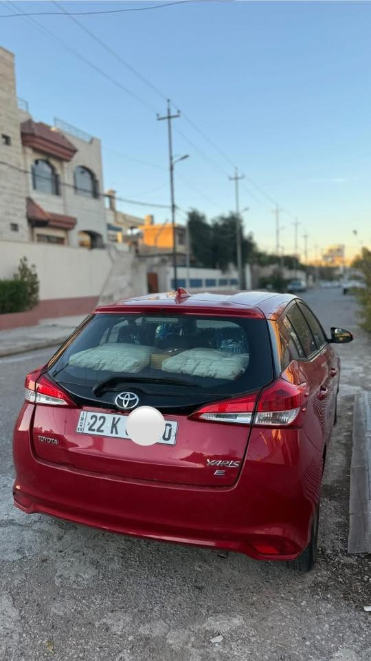 . يارس
مواصفات E
سيارة ماشية28km
 السيارة نضيفة حيل 
مبدل دعامية  فقط 
مكان السيارة موصل 

***********
واتساب

السعر 130 بفل
