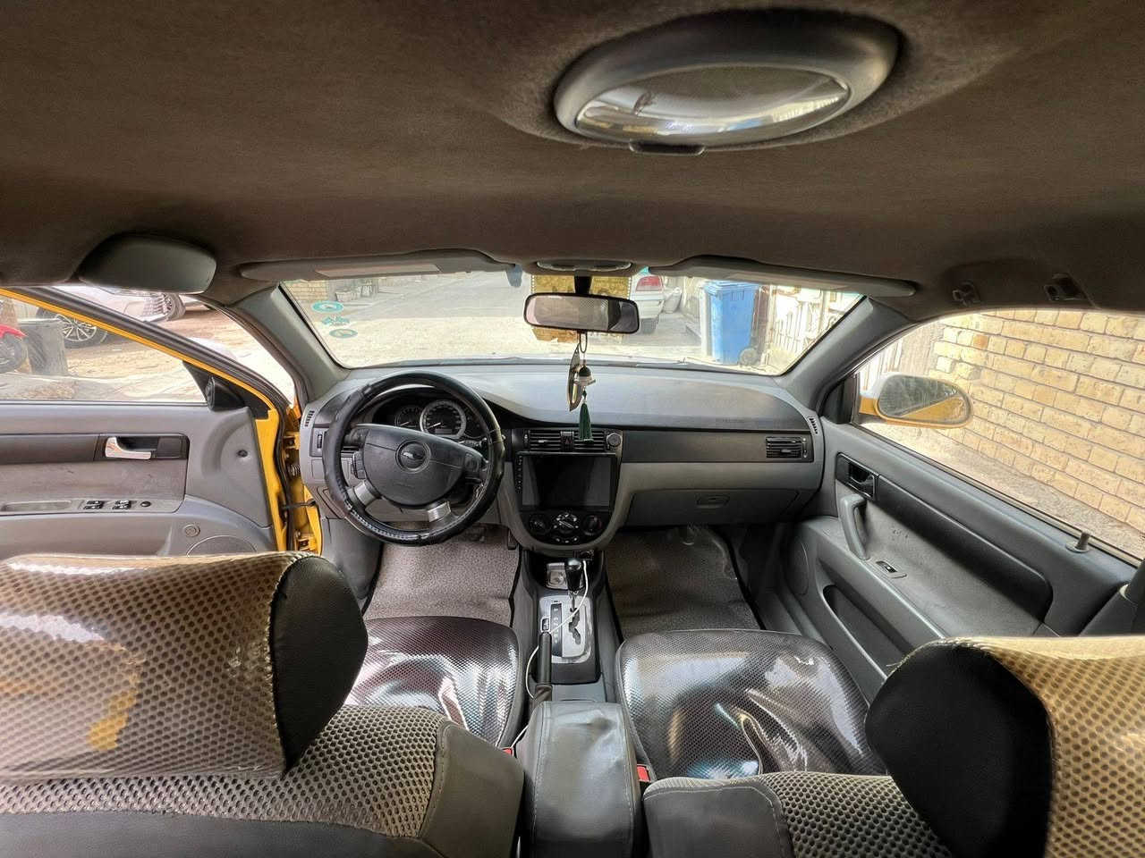 السلام عليكم
اوبترا موديل 2011 الشركه العامه
السياره جاهزه كير ومكينه بلجيس وعليها منضومه غاز الله شاهد سياره أيدي بيها مناقصها شي دموشمه وارضيه جلد وسفريات بيها بس هاي لطخه بلباب وطخه قديمه بجاملغ الأمامي الأيمن ومصلحه علبارد السعر 66 رقم الهاتف *********** متوفر واتساب
