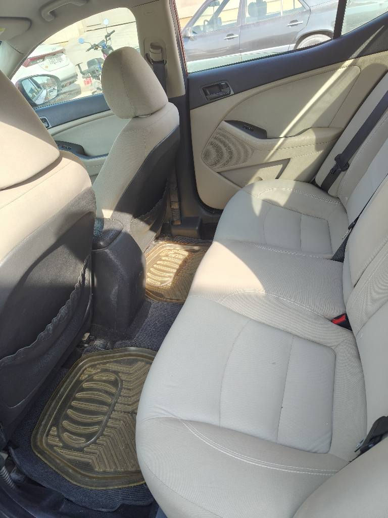 لببيع كيا اوبتيما 2015 وارد امريكي بيها تلث قطع صبغ جاملغ خلفي وبابين السعر 110 
*********** كربلاء, العراق
