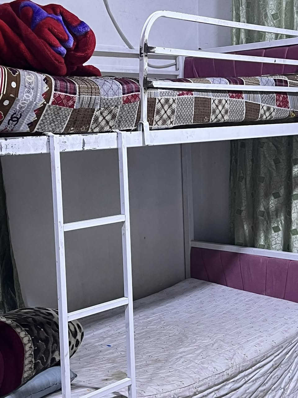 جربايه نفرين قويه لان مسوينها تفصال وغاليه اشتريناها ب200 للبيع ب125 وبيها مجال
***********
