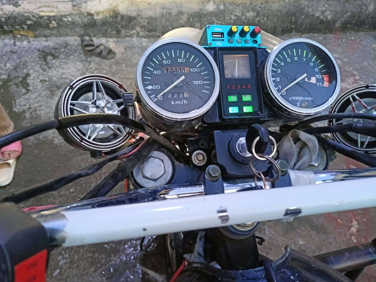 ستوته موديل 2023 مكفوله رقم انكليزي واسط رقم الهاتف *********** السعر مليونين و 800
