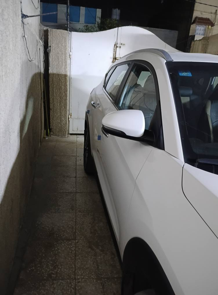 توسان 2020 ماشية 92 كفالة عامة حتى الدعاميات ماعدا ملاحظة بسيطة جدا شركة الكاصد علما السيارة باسمي رقم بغداد للتواصل على الرقم *********** بغداد, العراق
