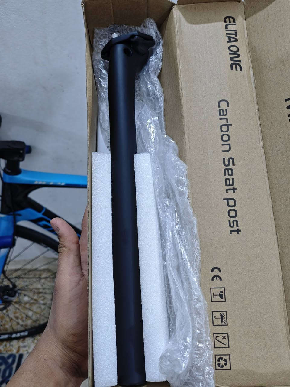 سلام عليكم
متوفر بوري سرج كاربون 

سعر القطعه، 15

تفاصيل خاص 

متوفر توصيل جميع المحافظات 5
***********
