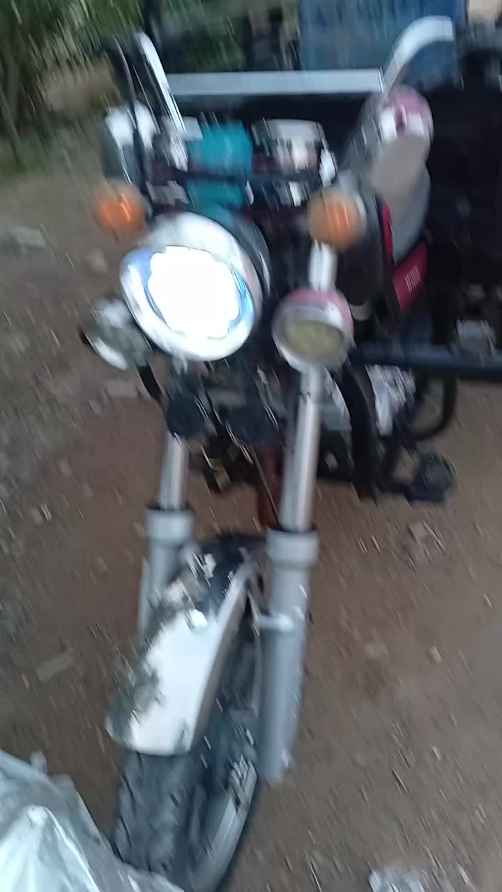 السلام عليكم
ستوته جمره فحل موديل 2021 مكفوله كفاله عامه 
كلش نظيفه جهازه من كل النواحي 
تخم تاير جديد مكينه نظيفه وناعمه 
السعر مليونين وبيها مجال 
عمود 130 شارع الزركه 
***********
