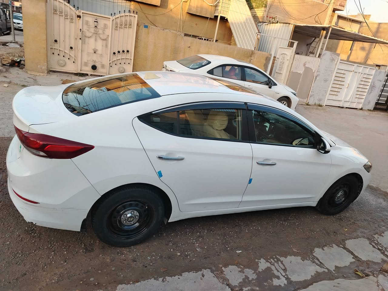 النترا للبيع موديل ١٩
خليجيه سوبر
سنوية بسمي 
محرك كير تبريد
خير من الله
مكان البياع حي العلام
رقم الهاتف ***********
                ***********
السعر 155 وبيها مجال
