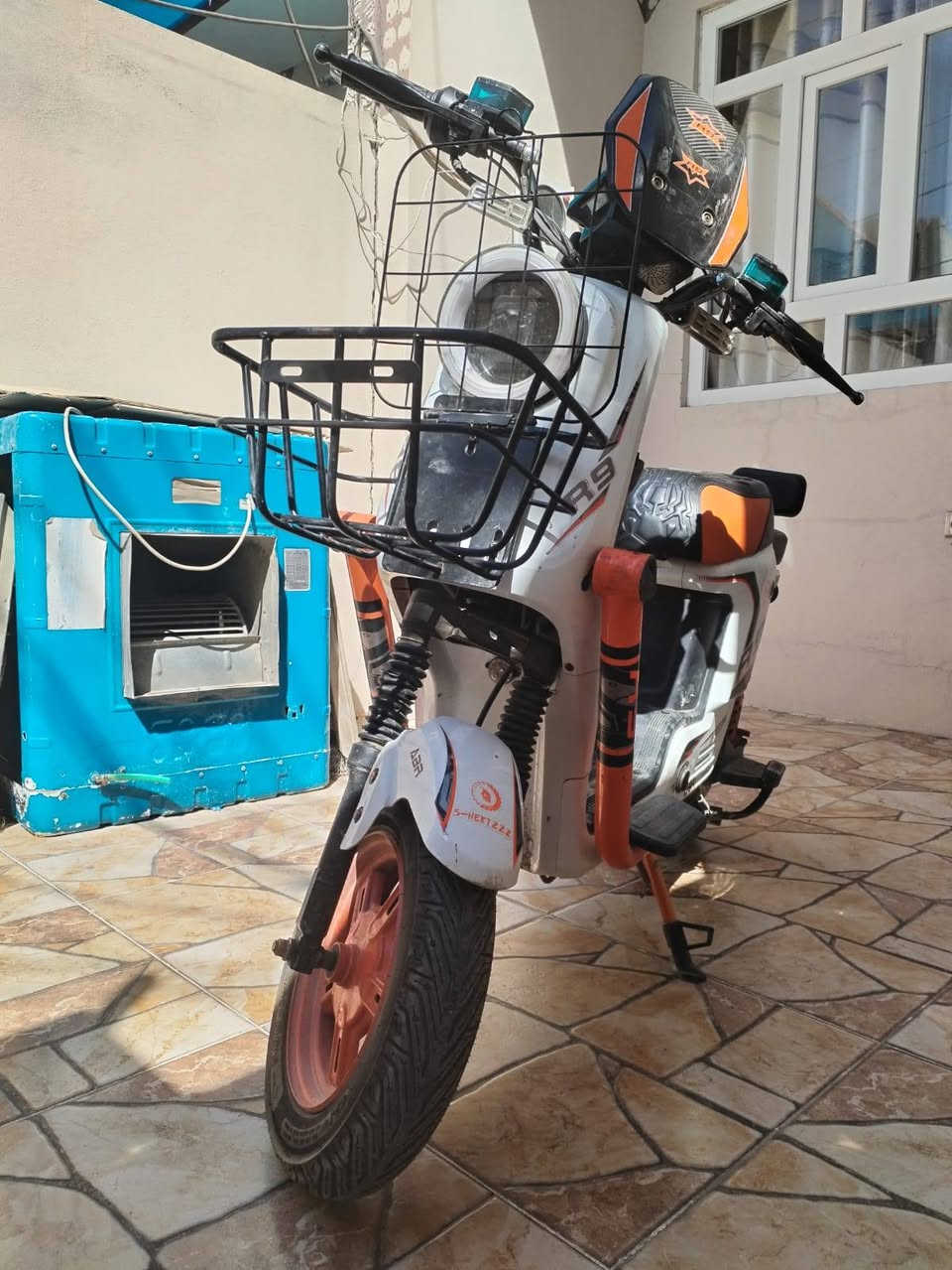 للبيع فقط R9 سبورت/برو ماكس
ملف2000 5بطاريات 99سرعه حقيقي 70شرط 
السعر 400 مكاني حي الانتصار شارع 60 قرب اسواق الخضراء خاص واتساب ***********

