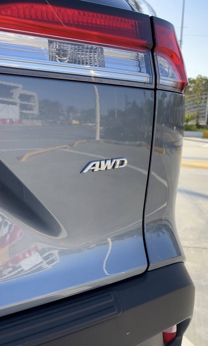 السلام عليكم للبيع
TOYOTA CROSS 2023
مواصفات 
AWD
شاشة Apple CarPlay
كاميرا 
تحكمات مقود جهتين 
داخل لونين 
قطعتين تبريد
سايد بريك بصمة
ماشية 28,000mi
                        السيارة حادثها بنيد فقط 
   السيارة جديدة جداً احلى من الصور جاهزة من كل شيء
      للاستفسار الأتصال على ***********☎️
                    السعر الاتصال على الرقم 👆
العنوان ديالى بعقوبة
