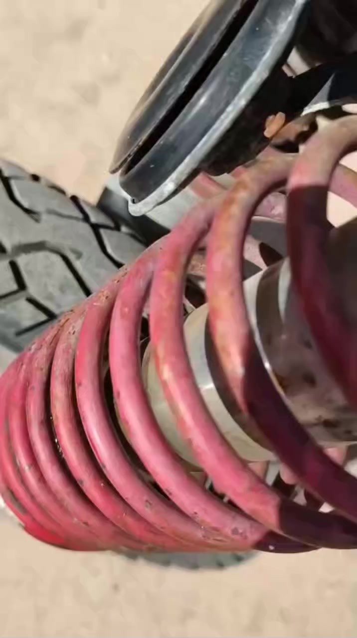 السلام عليكم 

ستوته موديل 13.  رقم وسنويه مداور شوكت ما يعجبك 

 الستوته فقط لحيم بلفخذ مو بلركبه    تايرات 3 حوبلس 

وياله سايبه مكينه 24   كهربائيات نكره سلف  الشراي 

بخدمتك  المكان الحمزه الشرقي 

***********.    السعر مليون وبيهه مجال
