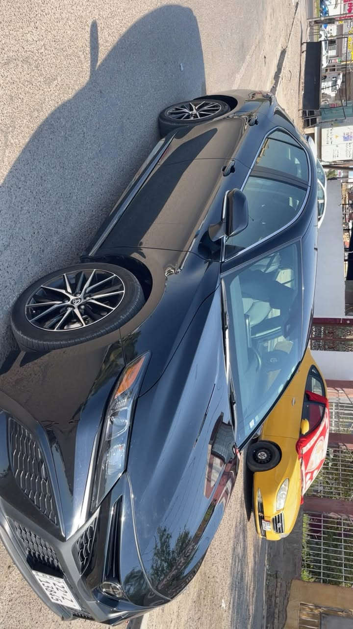 ‏سلام عليكم كامري موديل 24 رقم أربيل باسمي تحويل ثاني يوم حادث موجود بالصورة بدون إرباك سعر السيارة 210 شراي يخبر 
***********
‏سعر السيارة 210
