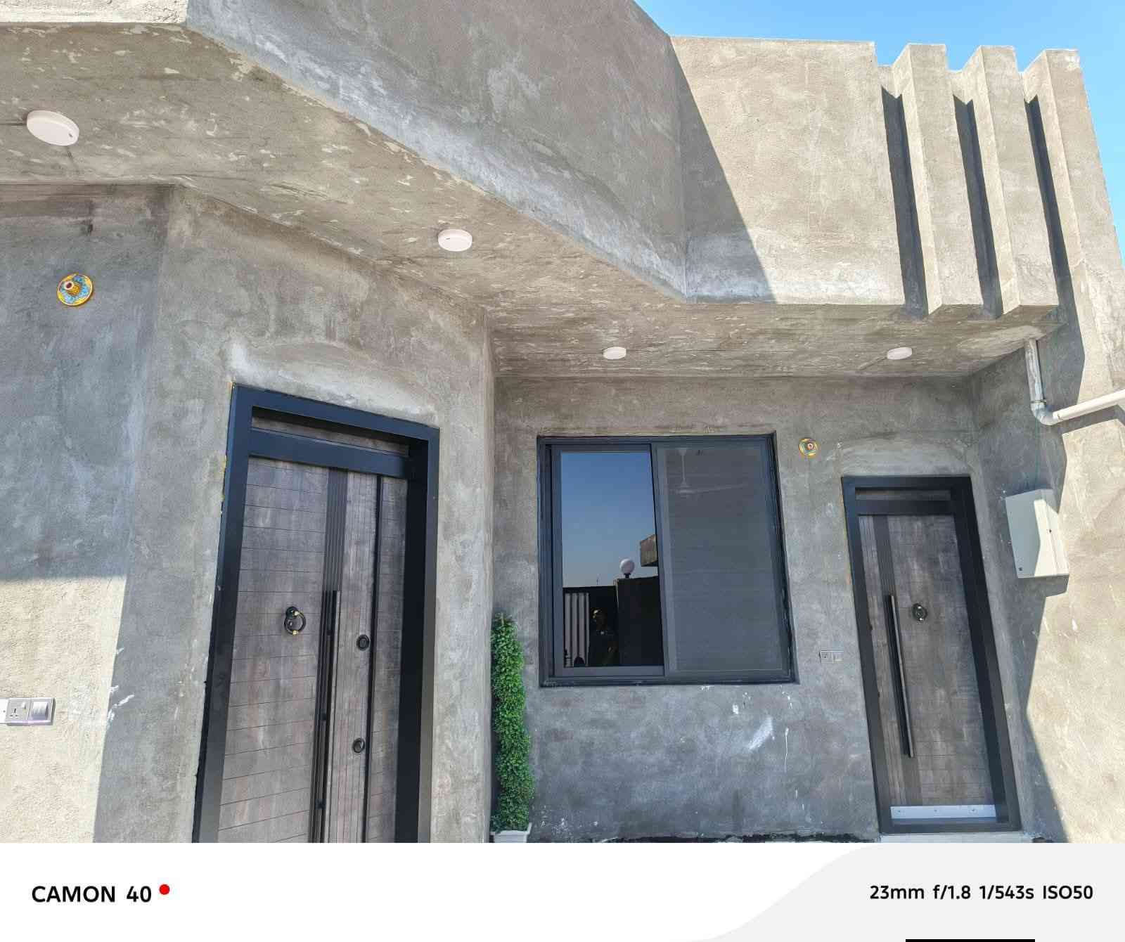 السلام عليكم 
دار لبيع 
مساحة 200 متر طابو زراعي سند 25 
الموقع شارع المعاره قرب السكلات 
ثاني قطعة عن شارع العام 
موقع مميز جدن جدن 
البيت يحتوي 
ستقبال 
وصاله 
وغرفه عدد 2 
مطبخ 
مجمع صحيات داخليه وخارجيه 
البناء حديث 
اي استفسار 
‏‪***********‬‏
