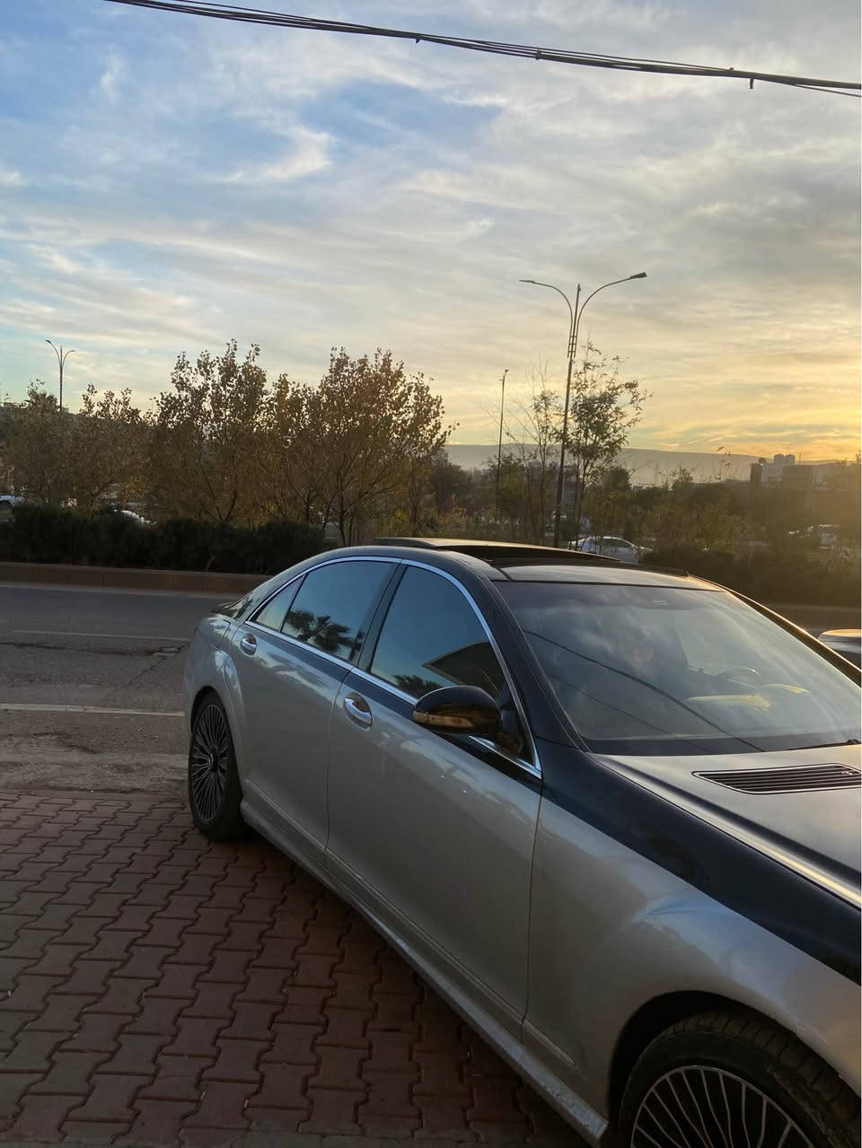 Mercedes 550 
شکڵ مایباخ
کەڤەر گۆراوە بە براوە ئەیفرۆشم
بەس شانەکانی بۆیاخە بۆ جوانی 
بێدەعم و لێدران 
گۆڕینەوە بە سەیارەیەک بە دڵم بێت
کوشن خەزن مۆد 
کوشن هیتەر کارەبای
ئاوێنە هیتەر
دەبڵ چوپ 
٥ پەردە
پانۆراما
ساڵۆنسا بەرمەجە
ئاوێنە ئەوتۆ
ڕادەر حاسە
پانۆرامە
دەرگا شەفت 
دەبڵ ئەکسل
95$
سلێمانی
***********
***********
Wats app السليمانية, العراق
