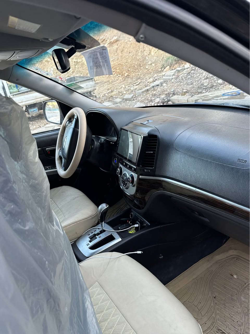 هوندا صانتافي خليخي موديل 2012فول فتحه و بصمه رقم دهوك رقم وسنويه جديد صفحه سايق صبخ بجم و خلفي كبس محرك دوش 4سلندر 7راكب تايرات و تخم وصدر جديد كيرومحرك ب شرط سعر 110ورقه مجال بسيط تحويل ووكاله ب شرط ***********مراوس ب رقم شيمالي فقط اكر, نينوى
