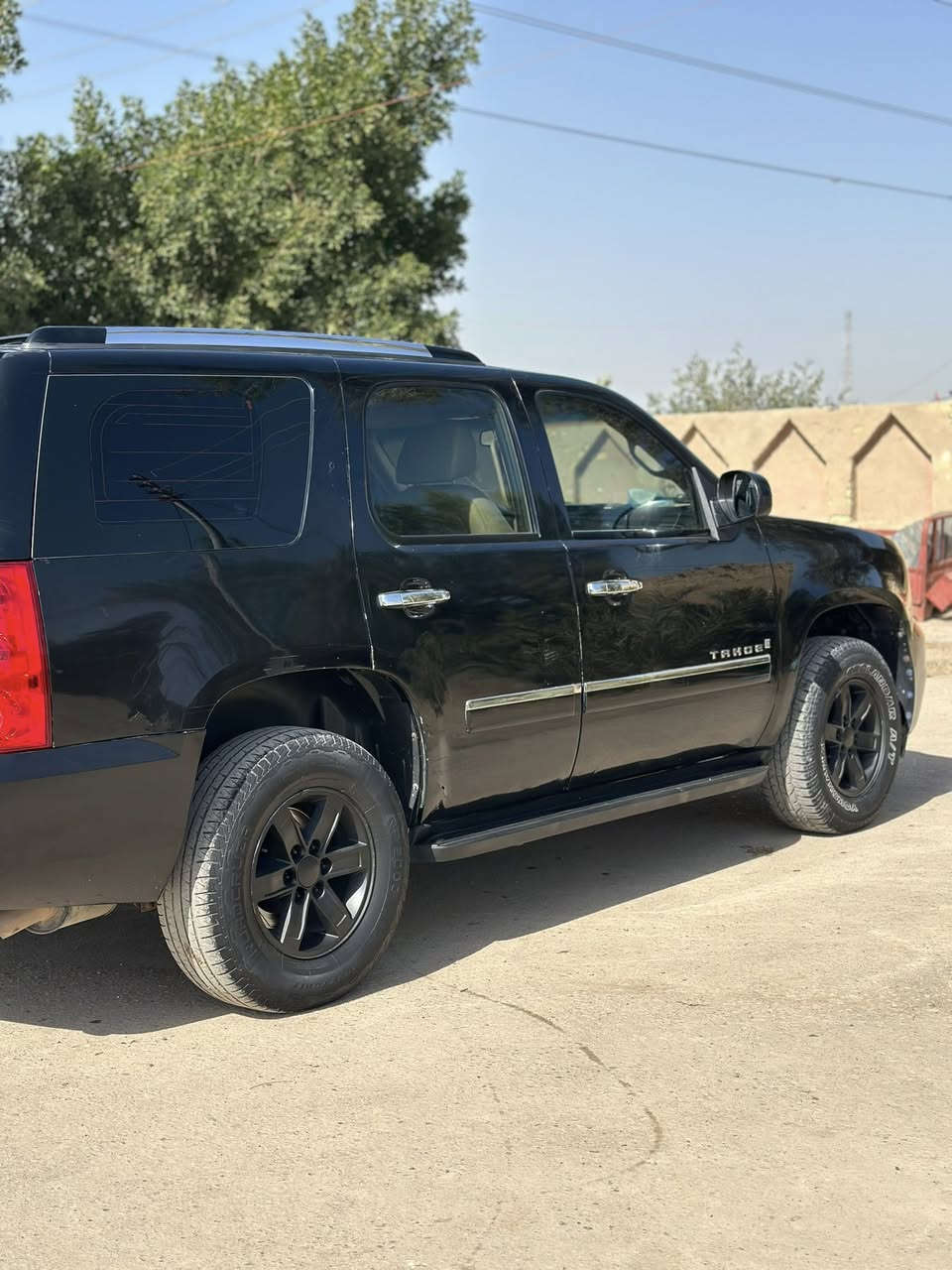 من رخصة الادمن  المحترم
جمسي 2010لون اسود   بتره  (ادوات ادوات)

 فتحة  كل تحكماتها كهرباء   (مرايات شفط  )

(جنطه كهرباء. كشنات كهرباء )

(وارد امريكي بدون كص أو نقل جث.ة  )

(مكينة وكير. كفاله. ممفتوحات)

سيارة جاهزة   من كلشي 

السعر 80 $وبيه مجال 

هذا رقم ***********
..
متومه ارقم وسنويه نكليزي شمالي 
المكان ميسان .

.
