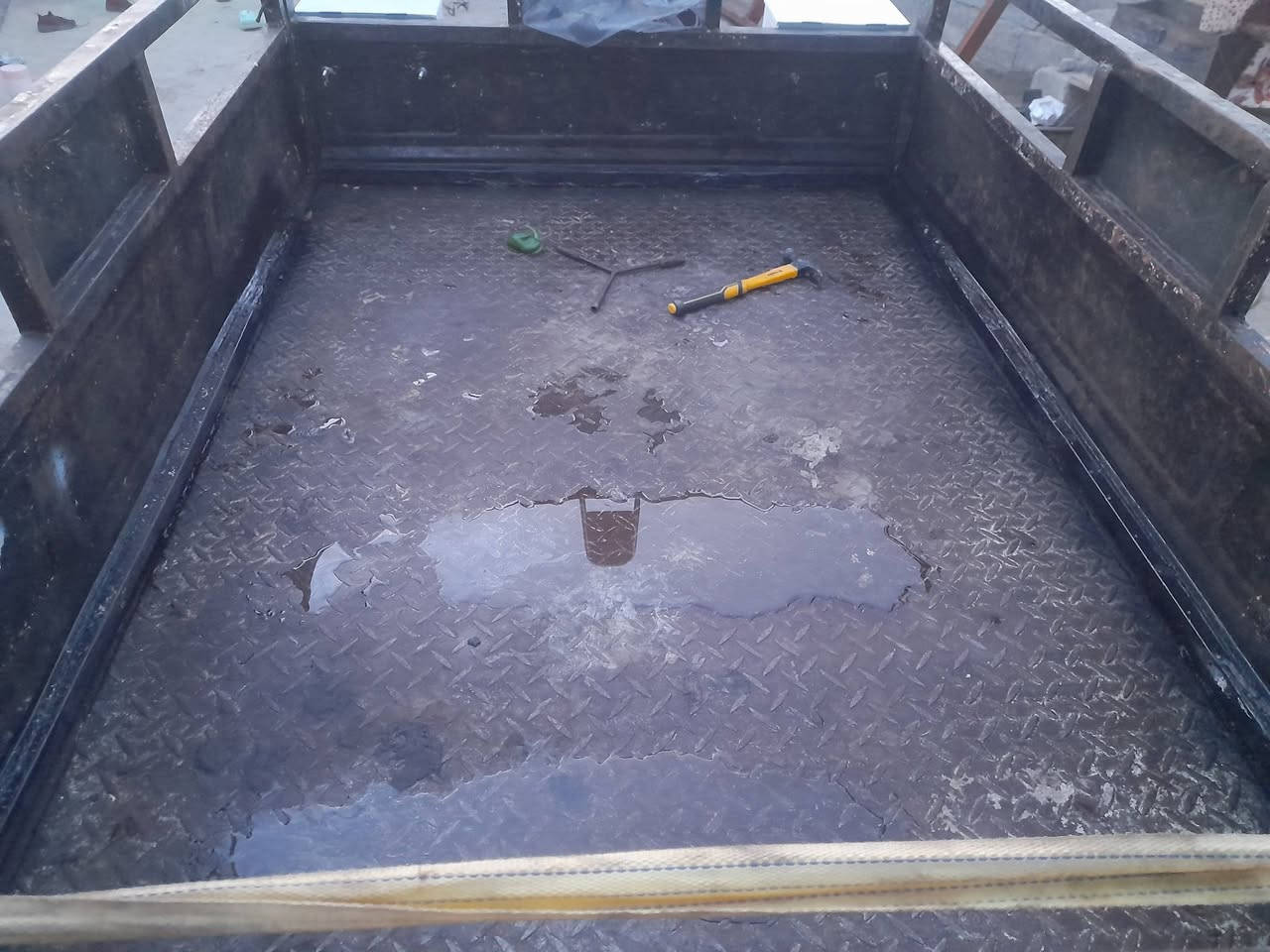 ستوته مديل ١٨ بلادي كهربائيات شغاله محرك نظيف دبكات جدد شادهن السعر ٨٠٠ وبيه مجال الرقم ***********.
