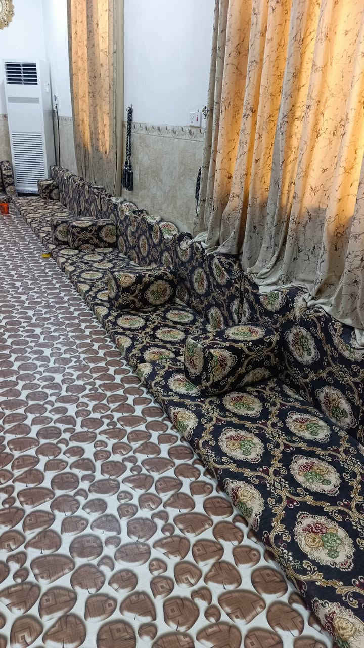 جلسة عربية استعمال قليل جديدة للبيع لمن يرغب بالشراء مراسلتي او الاتصال بالرقم ‏‪***********‬‏
