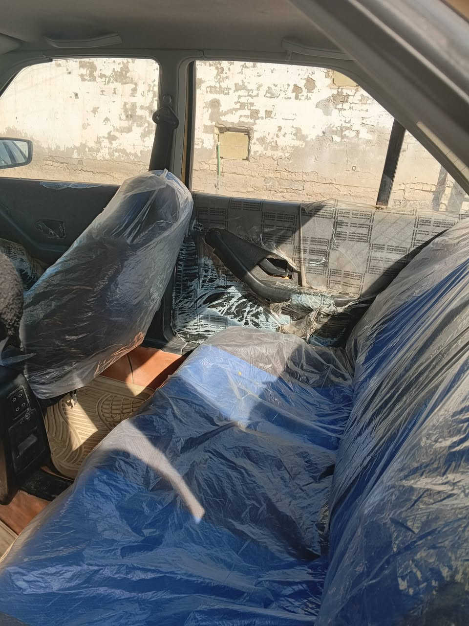 السلام عليكم بيجو بارص البيع رقمه احمر راعيه ماندله 20 بيه مجال حي رحمه 2 قرب مسشفى البناني ***********
