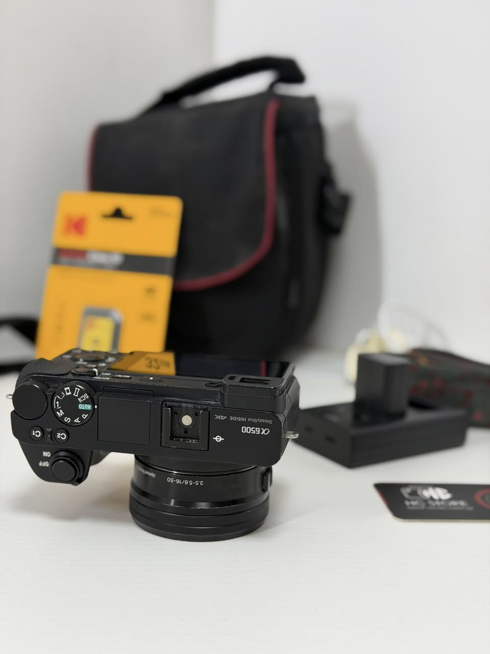 ⁨	✨ Sony A6500 + عدسة 16-50mm
كامرة احترافية مناسبة للتصوير الفوتوغرافي والفيديو وصناعة المحتوى 🎬

🔹 نظافة الكامرة: 95٪؜
🔹 الشتر: فقط 30 ألف
🔹 تصوير 4K Ultra HD
🔹 فوكس سريع جداً مع تتبع احترافي 🎯
🔹 شاشة متحركة للمساعدة بالتصوير
🔹 تثبيت داخلي 5 محاور لتصوير ثابت واحترافي
🔹 أداء قوي بالتصوير الليلي والإضاءة الضعيفة 🌙
🔹 حجم خفيف وسهلة للحمل والتنقل

🎁 الملحقات:
✔️ جنطة
✔️ شاحنة
✔️ حزام
✔️ بطارية بلادي
✔️ رام 32GB هدية

💰 السعر فقط: 885 ألف

🚚 متوفر توصيل لجميع المحافظات

📩 للاستفسار أو الحجز مراسلة الصفحة مباشرة

#SonyA6500 #سوني #كامرات_مستعملة #كامرة_احترافية #تصوير كامرات Sony تصوير_فوتوغرافي صناع_المحتوى 4K⁩


**إذا كنت صاحب هذا الإعلان وتريد حذفه لأي سبب، رجاءا أرسل رسالة إلى الدعم الفني**
