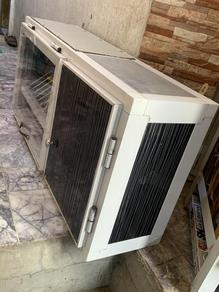 السلام عليكم
كاونتر وسنگ وملحق
نظيفات 
ب120 بيهن مجال مكاني بغداد الحرية
***********
