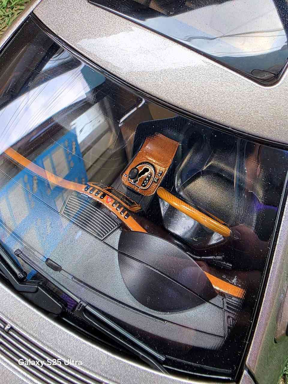 Mercedes-Benz S 600 (2000-2005)
الملقبة غواصة 
ماركة نوريف تغليف شركة مارسيدس 
حجم 1.18 تفاصيل جدا دقيقة دواخل مخمل 
سعر 165 الف مكاني مركز حله يتوفر توصيل محافظات


**إذا كنت صاحب هذا الإعلان وتريد حذفه لأي سبب، رجاءا أرسل رسالة إلى الدعم الفني**