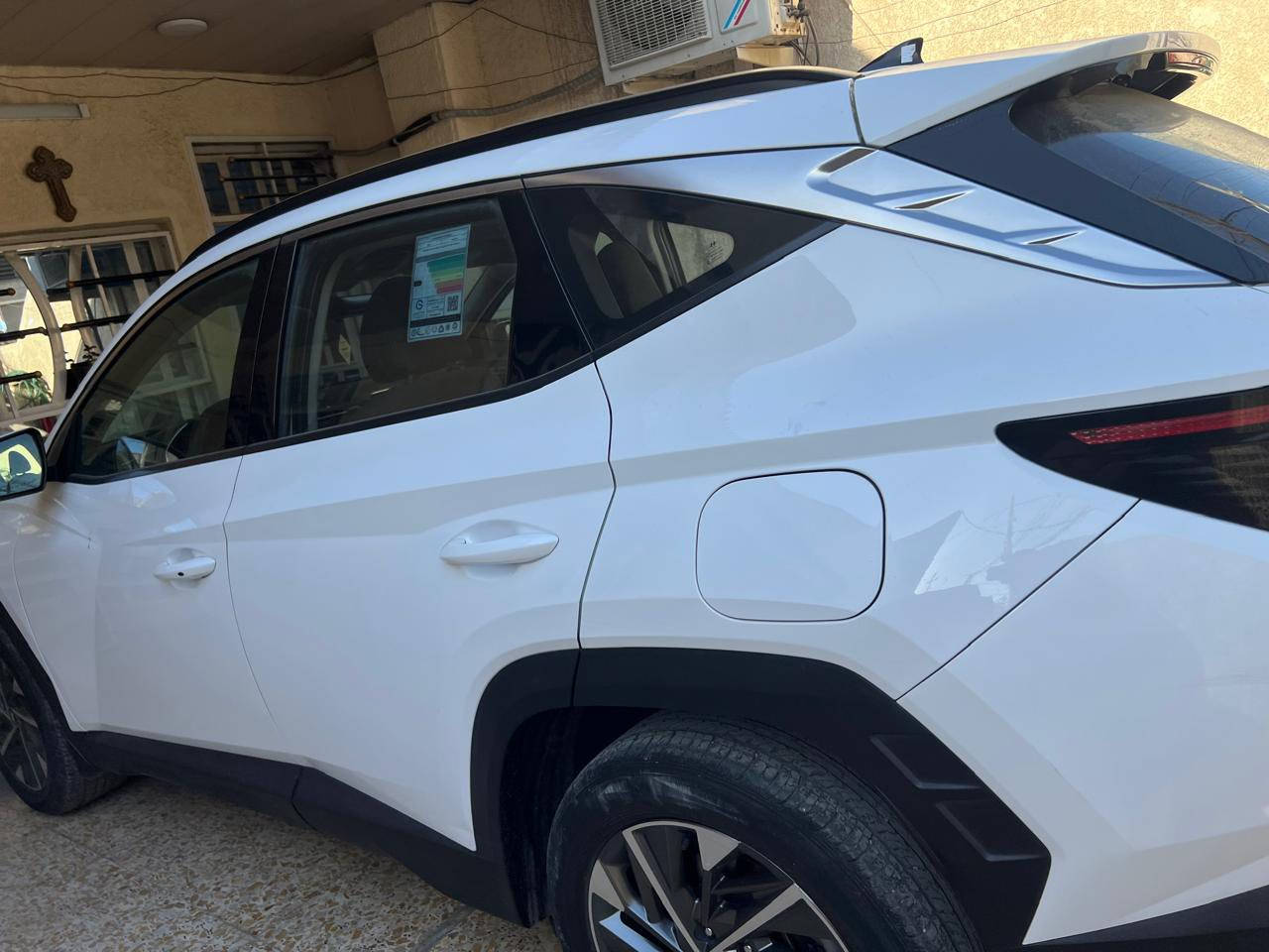 السلام عليكم
توسان موديل 2022 مكفولة من الصبغ 
مواصفات 
بصمة تشغيل + بصمة ابواب + تشغيل عن بعد 
شاشة كبيرة + كامرة دوارة 
هاند بريك كهرباء + اوتو هولد
مري شفط + اشاير بالمري
حساسات امامية + خلفية
كشاف ضباب 
نڤكيشن
داخل اسود 

سعر 203 وبيهة مجال 
استفسار 📞 ‭0773 210 4757‬

العنوان📍بغداد زيونة  

معرض الليث لتجارة السيارات
