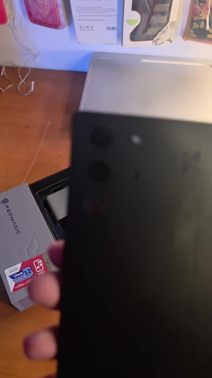 ريد ماجك 10sبرو  

ذاكرة 256

كامل ملحقات 
باكيته شاحنه كيبل كفر وحماية شاشه 

نظافة 100%
مكفول كفالة شاملة 

• ​المعالج: Snapdragon 8 Elite (النسخة المحسنة بتردد يصل إلى 4.47GHz).
• ​الشاشة: AMOLED مقاس 6.85 بوصة، تردد 144Hz، وكاميرا مخفية تحت الشاشة.
• ​البطارية: سعة 7,050mAh مع شحن سريع بقدرة 100 واط.
• ​التبريد: مروحة داخلية مدمجة مع تقنية المعدن السائل لخفض الحرارة.

السعر 825 الف 

يوجد توصيل لجميع محافظات العراق 
للحجز راسل الصفحة 
واتساب ***********

تابع الصفحه لمشاهده الاجهزه المتوفره https://t.me/mohamd_phone

#العراق #مستخدم #توصيل_لكل_العراق #ريد_ماجك #للبيع
