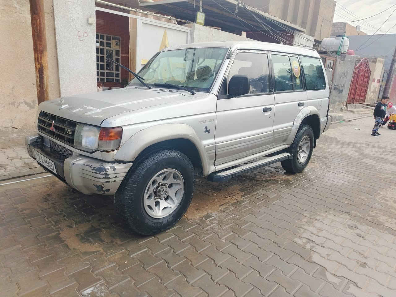 السلام عليكم باجيرو للبيع موديل 2000 محرك بلادي كير عادي حداديه جديده رقم اربيل انكليزي السعر 65 مكاني كربلاء *********** شراي يتصل سياره جهزه وحلوه وبا عفيه عله ليخذها
