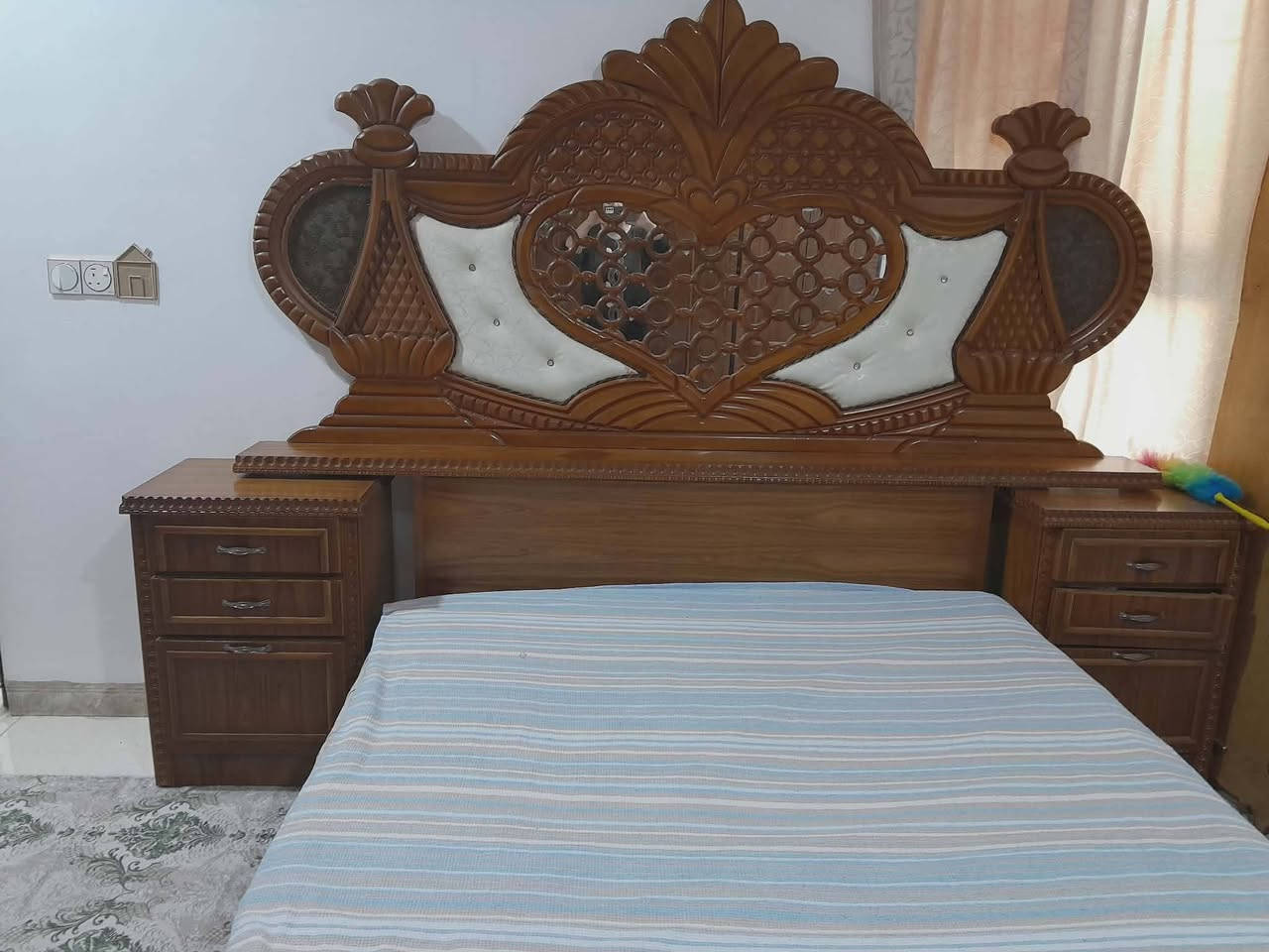 غرفة النوم فصل حديث نظيفه حيل
السعر مليون ٣٠٠ وبيها مجال 
العنوان الكندي الثانيه


**إذا كنت صاحب هذا الإعلان وتريد حذفه لأي سبب، رجاءا أرسل رسالة إلى الدعم الفني**