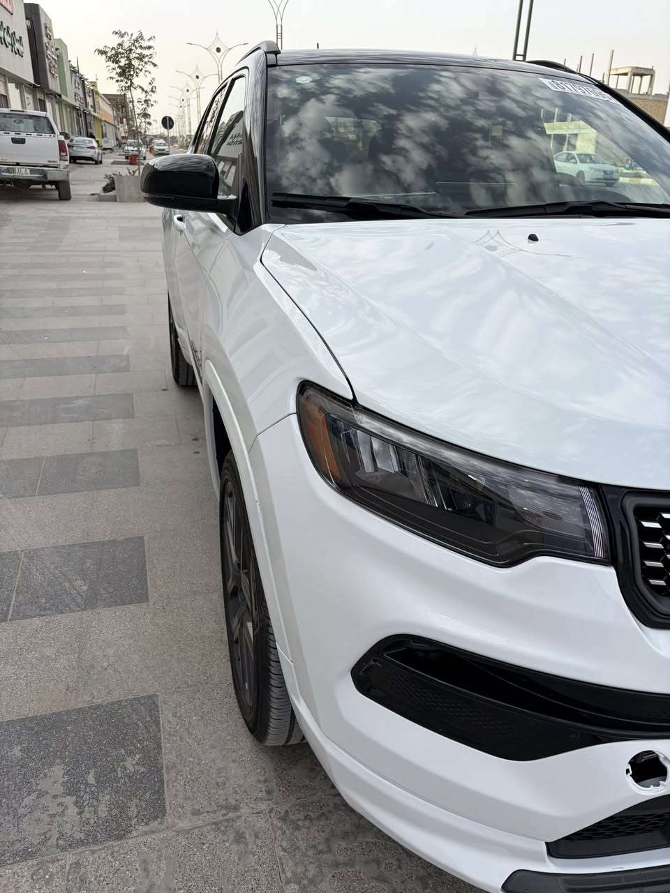 Jeep Compass LlMITED2024 4X4
جيب كومباس 2024
 دخول جديد كتاب شهداء  ذي قار
 فول مواصفات 1/1
ماشيه 17 الف ميل 
 الحادث:  تبديل دعاميه اماميه فقط 
محرك 2000 تيربو – 4 سلندر
 دفع رباعي 4x4
لون أبيض مع سقف أسود
سقف بانوراما
 تبريد ممتاز
 LED نهاري
شاشة فولHD
بصمة تشغيل
 دخول ذكي
كاميرا خلفية
تحكم ستيرن كامل
حساسات
رادارات بالمري 
رادار امامي 
تريد قطعتين امامي خلفي
جاهزة مابيه نقص 
مكان السيارة الناصريه
الاستفسار ***********

