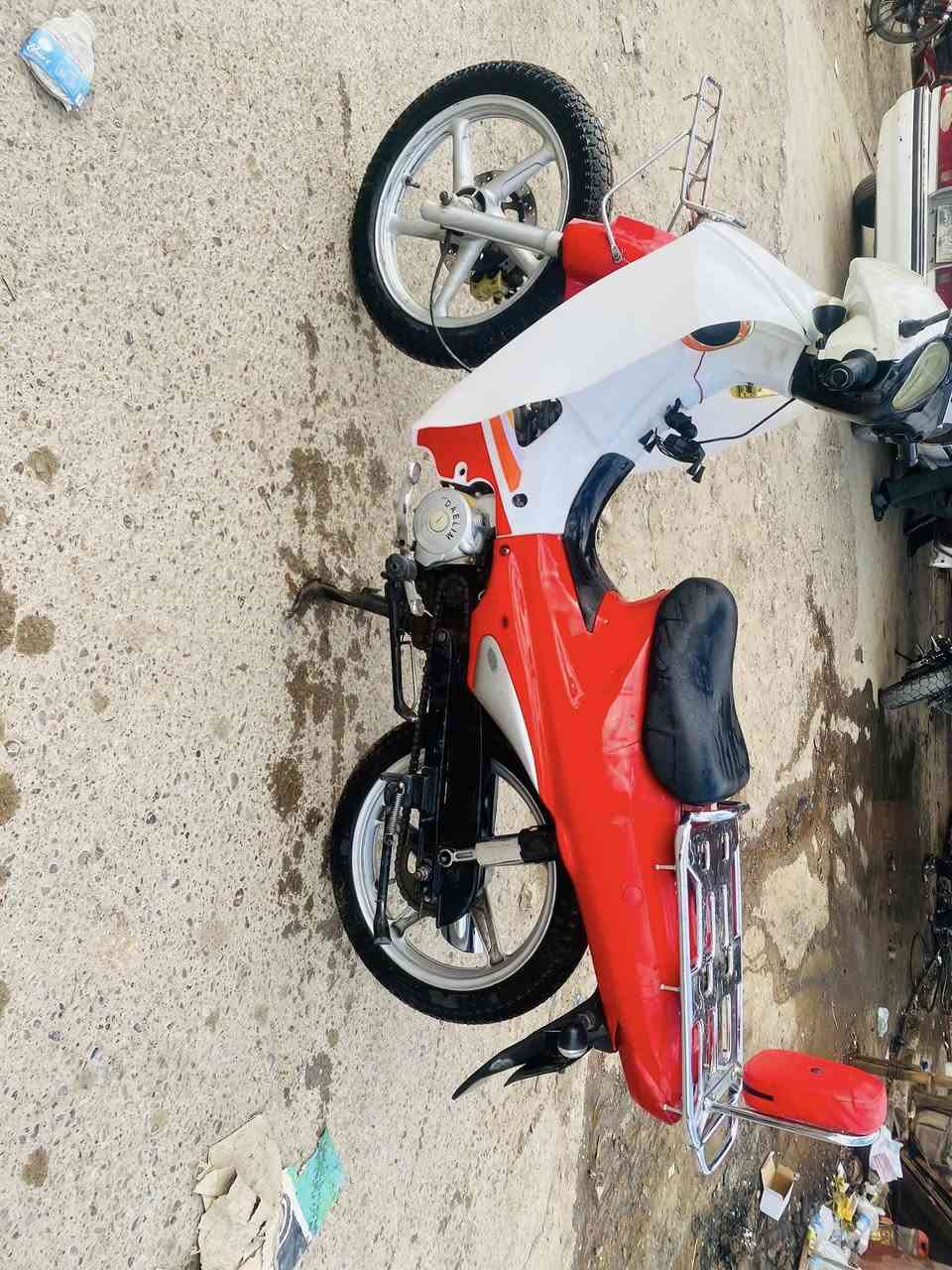 السلام وعليكم سيلفيز للبيع ما ناقصه أي شي مكفول كفاله عامه محرك ما مفتوح العنون الضلوعيه  السعر خاص ***********
