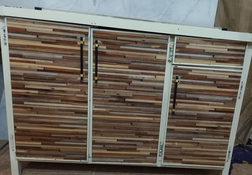 السلام عليكم 
كاونتر تركي 3 امتار مع سنگ متر ونص نضيف حيل 
للمراوس( فقط )  بكاونتر مترين ونص او مترين بس يكون نضيف المكان القائم الكرابله حي الزيتون تواصل (***********) بيه واتساب
