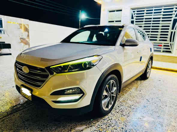 السلام عليكم توكسان 2018خليجي شركة الكاصد رقم بغداد باسمي كير مكينه حداديه كله مكفول تخم تاير جديد بيه رصعتين بل باب الخلفي بعدهن ممعدلات 
المواصفات 
شاشه كبيره 
كامره 
دبل لد 
يدات نيكل 
اشاير بل مري 
تحكمات استيرن
صاج 
تبريد قطعتين
ثلاث وضعيات قياده (ECO/SPOT/عادي)
مكينه(2000)
ماشيه 107كيلو 
معروفه موصفات الخليجي المكان بغداد السعر (175)وبيه مجال الستفسار (***********)
