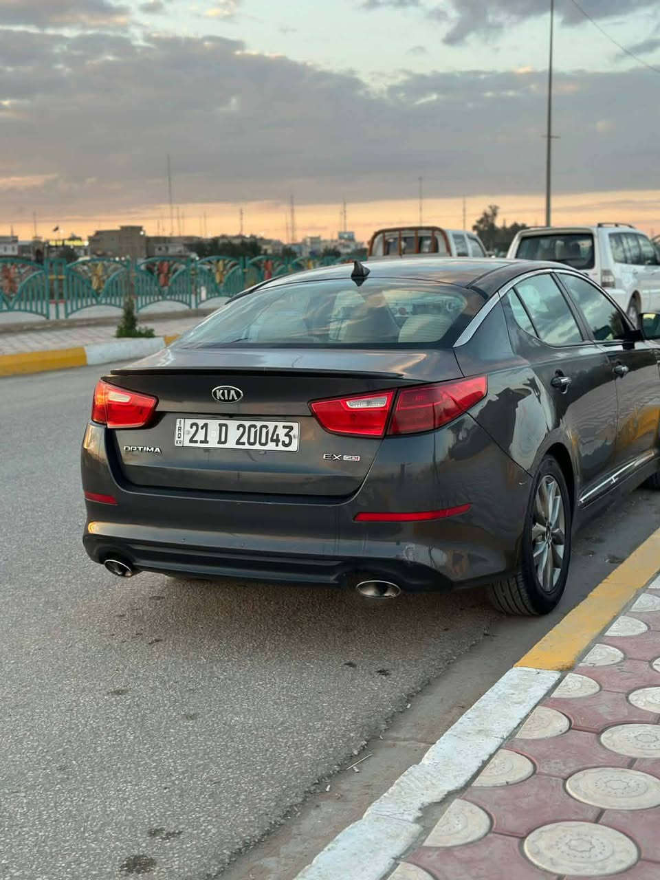 اوبتيما ٢٠١٥ فول عدا الفتحة رقم سليمانيه باسمي انكليزي EX حادثها جاملغ وبنيد وباب  خلف الصدر ٢٤٠٠ مكينه مفتوحه ومجفته درجه اولى مكفول كير ومحرك وتبريد تخم تاير و بطاريه جديده بين قوسين فلس متخسر عليها ماعدا البوليش مكانها طوريج هاتف ***********سونارها مرفق سعرها شده وبيها مجال بسيط
