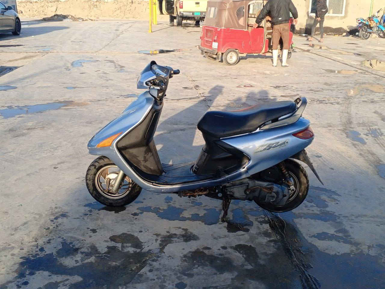 سلام عليكم
دراجة فراشه للبيع 

دراجة رمبه مبيه أي نقص كهربائيات سلف هندر كله كامل  دراجه نضيفه فقط كسر خفيف بل صفاحيه موضح بل صور

مكاني كربلاء طويريج 

سعر 675 وبيه مجال حك جيه 

متواجد ماسنجر 

وهاتف : ***********

مو شراي لا أتعبني 💙
