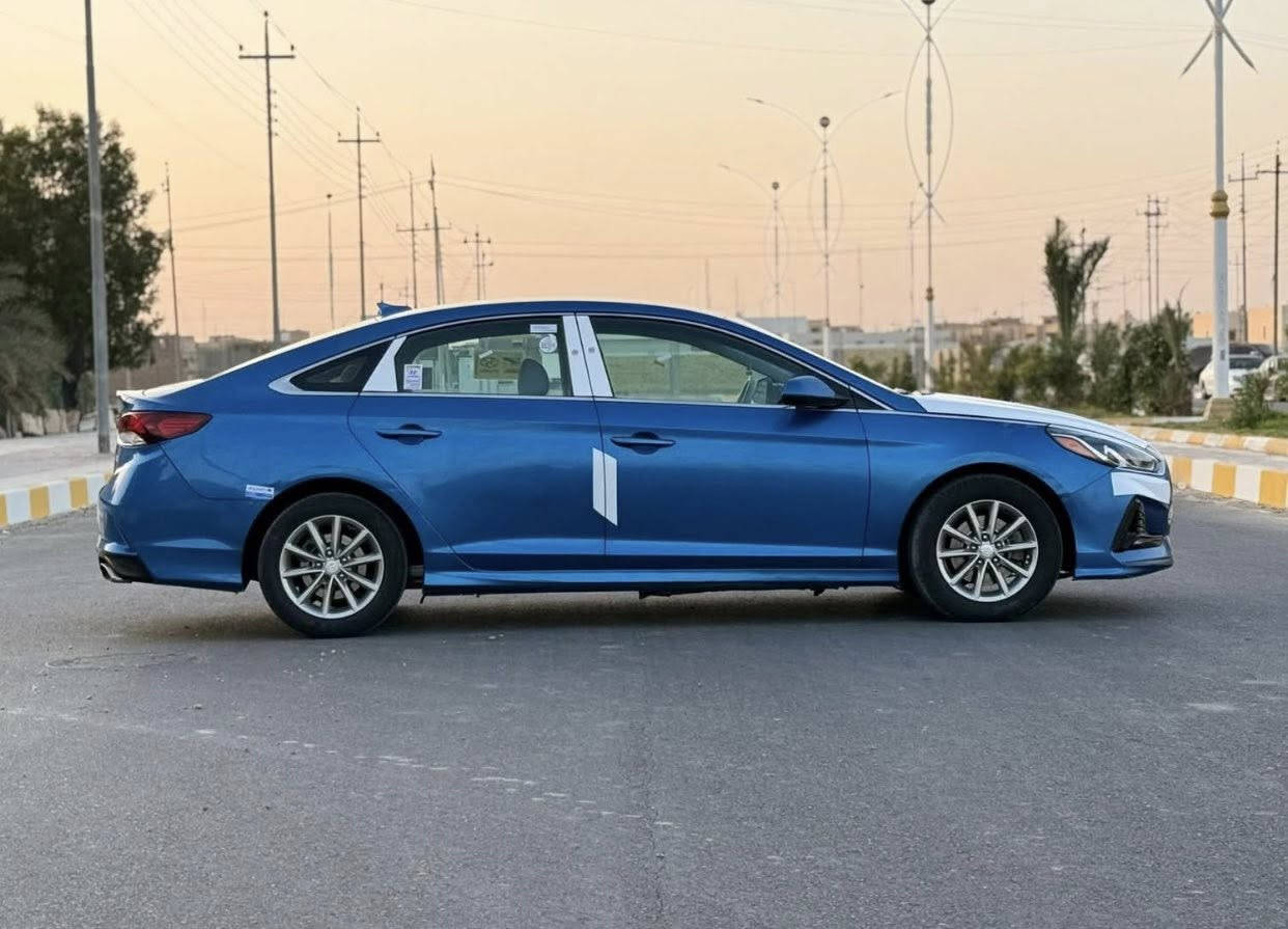 سوناتا وارد امريكي حادث جاملغ امامي الايمن وطرف البنيد نفسهن مصلحات السيارة لليبل واحد كلها 💙
موديل 2018 
للون الداخل بيجي 
ماشية 148  
گير مكينة خير من الله 🙏🏽  . 
تخم تاير جديد وباتري جديد 
المكينة مجفتها تجفيت درجة اوله  الله يشهد بدلت بيهن رنگات وبساتم واويل بم هوى والطبكة مالته وكيس الدهن كلشي جديد 
 وكاور كامل مال كصة الامارات ورواجز مال كصة الامارات وبيرن بگن مال مؤسسة 
مسطرة نوزلات مال كصة الامارات هوى والضفيرة مالته 
مكينة نااعمة تخبل انسى شي اسمه صرفية دهن ودوانص بعد 
بدون لغد ولا شاصي سليمات بدون اي ضرر حته الايرباگات سليمات 
حدادية السيارة حلوه ونضيفة 
السيارة جاهزة ما بيها شي نقص 
منظومه تبريد جديده 
تجي تشوف بعينك وتقتنع والباقي سهل 
سيارة رقم بصره حرة مشروع وطني 
سقف حديد
تبريد امامي فقط 
رادارات وتحكم ذكي 
3 أنظمة قيادة
المحرك والأداء
 • المحرك: 4 سلندر سعة 2.4 لتر بنزين (GDI)
 • القوة: حوالي 185 حصان 
 • تشغيل وتحكمات 
 • نظام تحذير من النقطة العمياء
 • أكياس هواء أمامية وجانبية
 • شاشة وسطية 7 بوصة للتحكم في النظام الترفيهي.  
 • نظام صوتي AM/FM +4 سماعات.  
 • دعم Apple CarPlay و Android Auto للهواتف الذكية.  
 • مدخل USB و AUX.  
 • عناصر تحكم في الصوت على عجلة القيادة.  
رايدها ب132 وبيها مجال للطيبين 💙
والرزق ع الله


**إذا كنت صاحب هذا الإعلان وتريد حذفه لأي سبب، رجاءا أرسل رسالة إلى الدعم الفني**