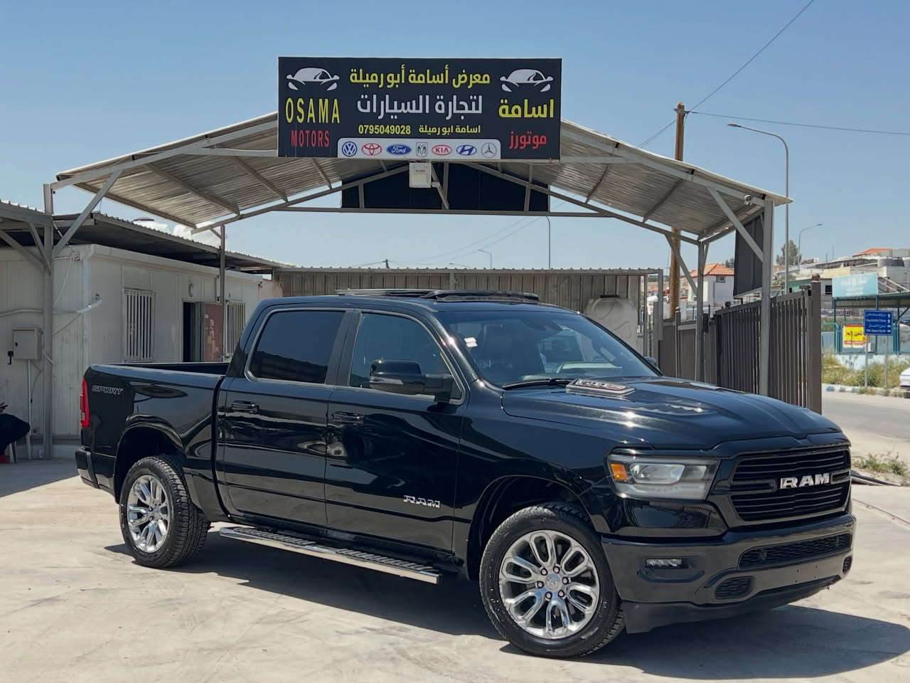 ● #DODGE RAM LARAMIE DIESEL 2023 🛻 ✅️

● #دودج رام لارمي ديزل 2023 🛻 ✅️

فحص كامل 7 جيد كلين تايتل ✅️ (clean title)

لون اسود ملوكي مميز جدا 🖤

ممشى قليل 68 الف فقط ✅️

فل كامل 

سعة المحرك: 3000CC قوي واقتصادي DIESEL ⛽️

 

● المواصفات :

• بانوراما 

• جير ماوس

• 4×4 كهرباء

• كراسي جلد لون اسود 

• كراسي كهرباء ميموري سيت

• كراسي مدفأة ومبردة

• تحكم ستيرنج

• عداد ديجيتال 

• شاشه اصليه كبيره

• نيفجيشن

• كاميرا خلفية

• بصمة ابواب

• تشغيل عن بعد

• حساسات أمامية

• حساسات خلفية

• نظام صوتي كامل

CD نظام

AUX

USB

Blutoth

• سماعات عدد 10 بوستن

•فتحه خلفيه كهرباء(قناص)

• جنط قياس 20 كروم

• كوشوك جديد

• مكيف حامي بارد مفصول

• زجاج كهرباء ملون

• نظام الانارة التـــلقائي للمصابيح

والعديد من الاضافات المميزه...

 ● موقعنا المنطقة الحرة الزرقاء ش.18 شمال .

● للأستفسار: 0795049028 أسامة أبو ارميلة .

#معرض_اسامة_ابو_ارميلة_للسيارات


**إذا كنت صاحب هذا الإعلان وتريد حذفه لأي سبب، رجاءا أرسل رسالة إلى الدعم الفني**