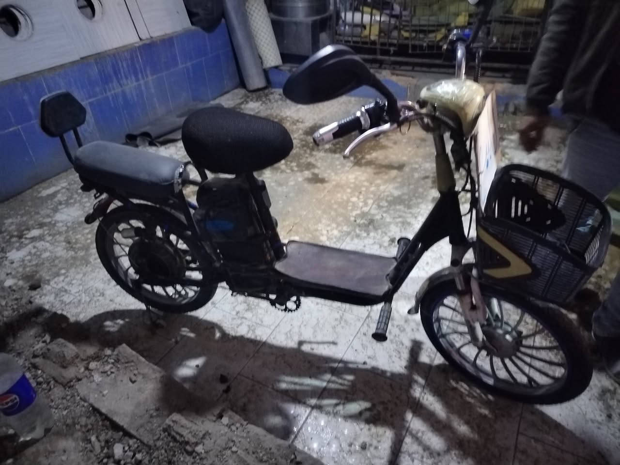 مكلف بالنشر 
للبيع بايسكل شحن4بطاريات يقرن10
ماعندي اي معلومه عنه مكلف بالنشر
 هذا رقم صاحبه خابره وتفاهم ويا
 العنوان رمادي 5كيلو
***********
