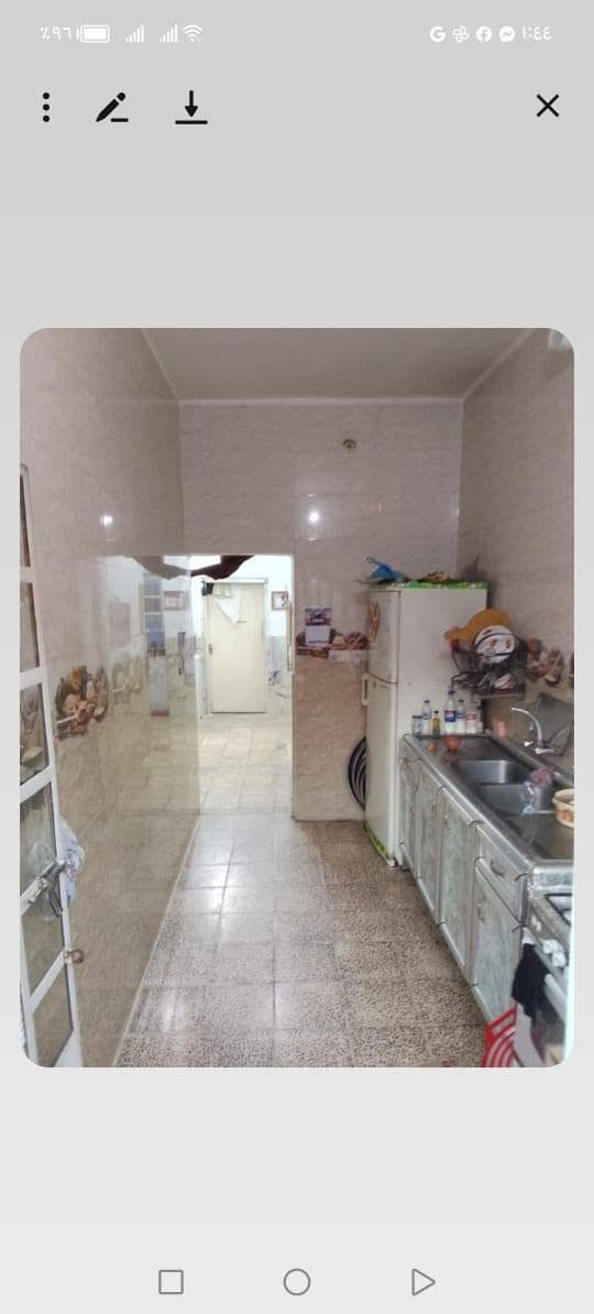 السلام عليكم دار للبيع مساحه ١٠٠متر يحتوي على غرفه نوم واستقبال وصاله ومطبخ وصحيات العنوان بغداد بوب الشام قرب القوس منطقه اسمها أسوار بغداد زراعي سند١١٧ السعر ٤٥ وبي مجال للاستفسار الاتصال على الرقم *********** منطقه كامله ماء وكهرباء ومجاري

